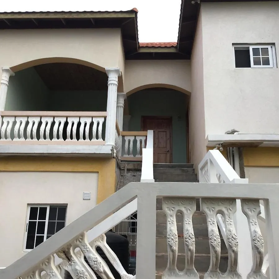 Blue Dolphin Guest House Black River