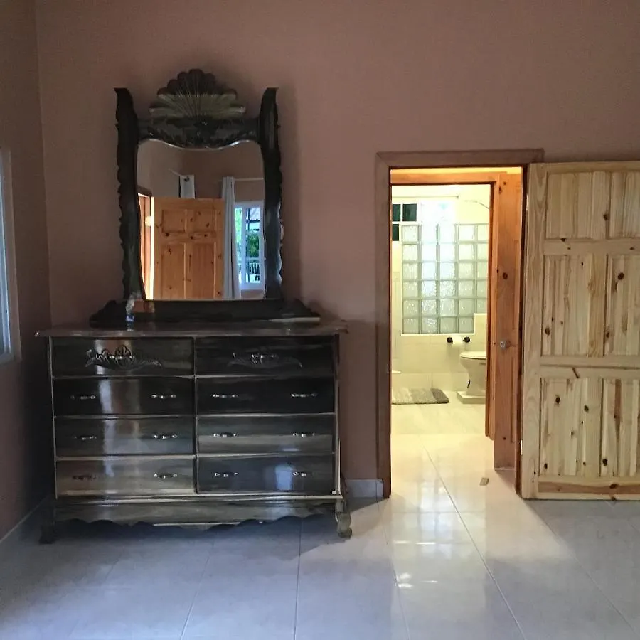 Blue Dolphin Guest House Black River 0*,